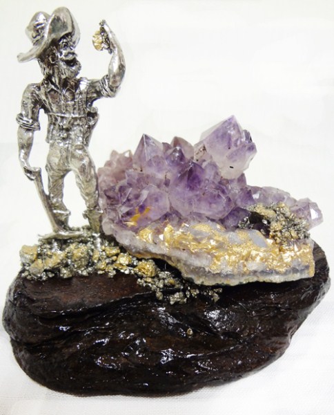 Prospector panning on wood with Amethyst